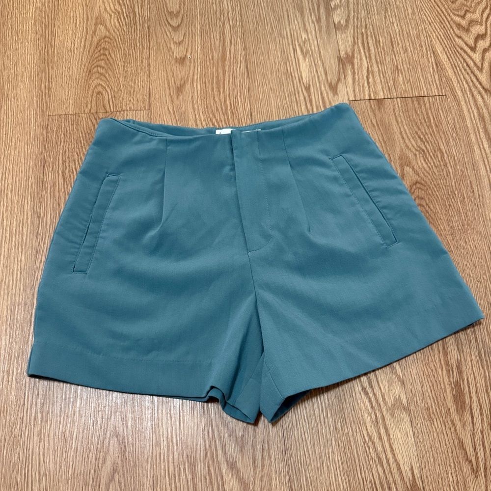 A New Day Turquoise Stretch Midi Shorts 4” Inseam Size 8 - Picture 2 of 6